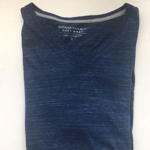 Banana Republic V neck soft Tee